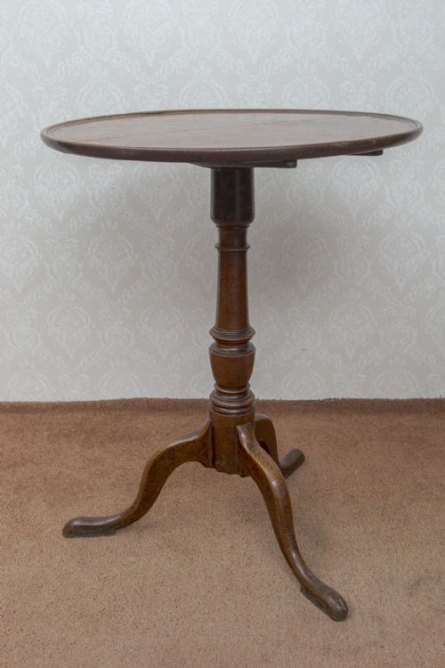 small dish top tripod table of very good colour - CATEGORY: ANTIQUE TABLES - DATED 18TH CENTURY