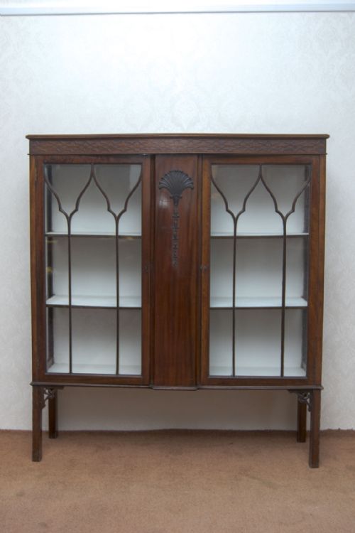 19TH CENTURY MAHOGANY CHINA CABINET - ADDITIONAL PHOTO 1