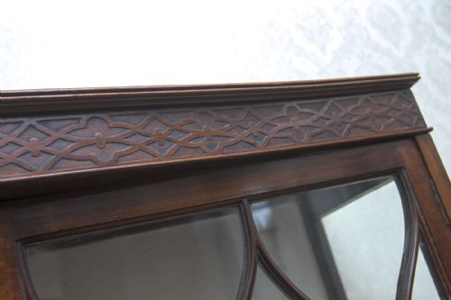 19TH CENTURY MAHOGANY CHINA CABINET - ADDITIONAL PHOTO 3
