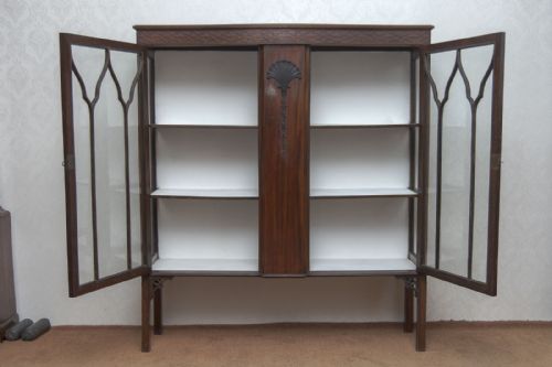 19TH CENTURY MAHOGANY CHINA CABINET - ADDITIONAL PHOTO 7
