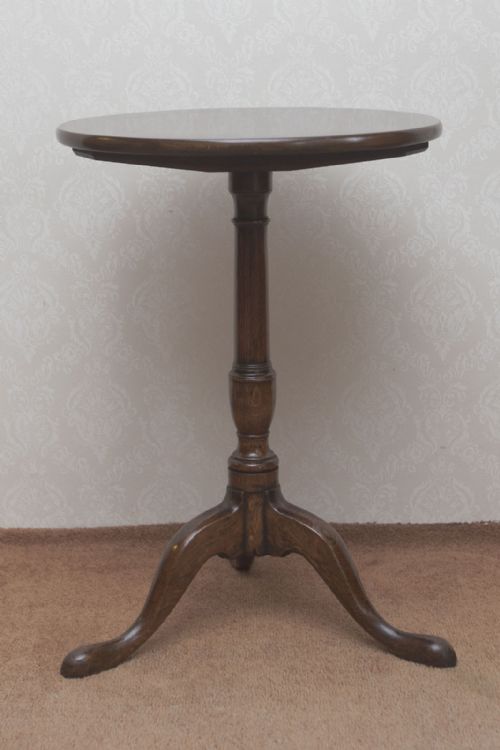 18th century oak tripod table of small size - CATEGORY: ANTIQUE TABLES - DATED 18TH CENTURY