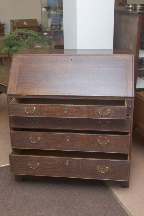 GEORGIAN OAK BUREAU OF SMALL SIZE - ADDITIONAL PHOTO 1