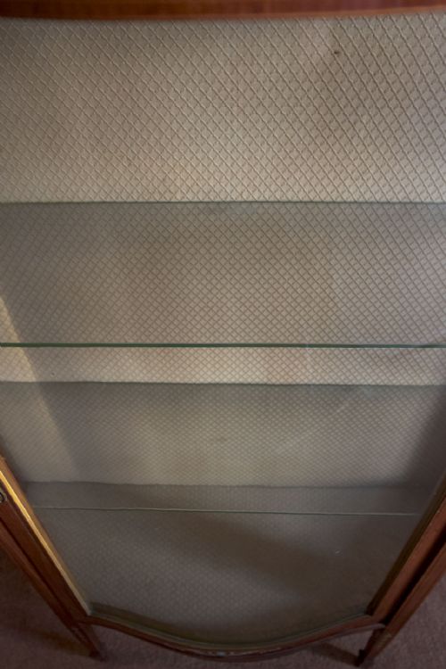VERY PRETTY VICTORIAN SHAPED CHINA CABINET - ADDITIONAL PHOTO 8