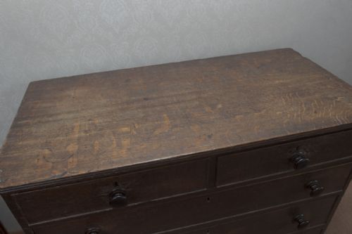 GOOD GEORGIAN OAK CHEST OF DRAWERS - ADDITIONAL PHOTO 4