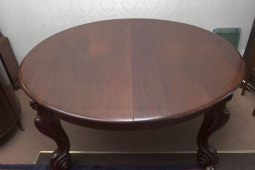 MAGINIFICENT SOLID MAHOGANY EXTENDING DINING TABLE - ADDITIONAL PHOTO 2