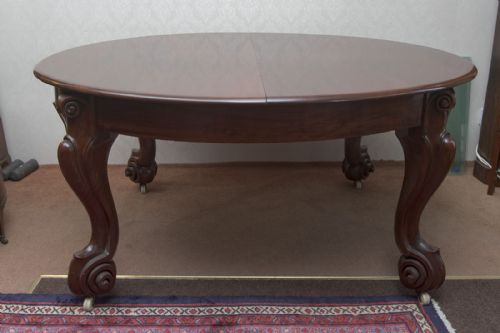 MAGINIFICENT SOLID MAHOGANY EXTENDING DINING TABLE - ADDITIONAL PHOTO 3