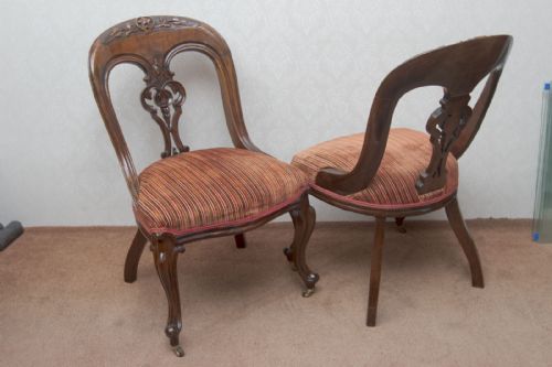 A VERY PRETTY SET OF EIGHT VICTORIAN DINING CHAIRS OF THE FINEST QUALITY - ADDITIONAL PHOTO 1