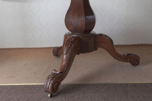 GOOD VICTORIAN CIRCULAR DINING TABLE - ADDITIONAL PHOTO 1