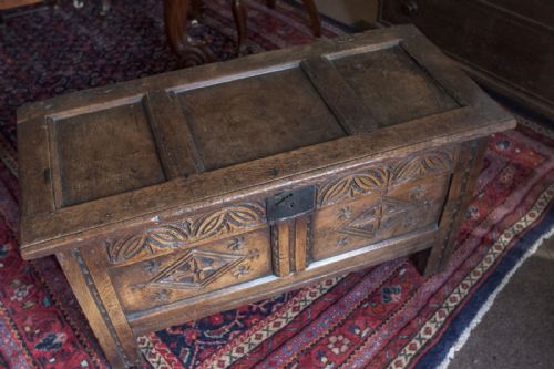good small three panel oak coffer - CATEGORY: ANTIQUE CHESTS - DATED BEFORE 1700
