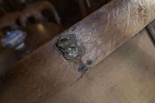 GOOD SMALL THREE PANEL OAK COFFER - ADDITIONAL PHOTO 4