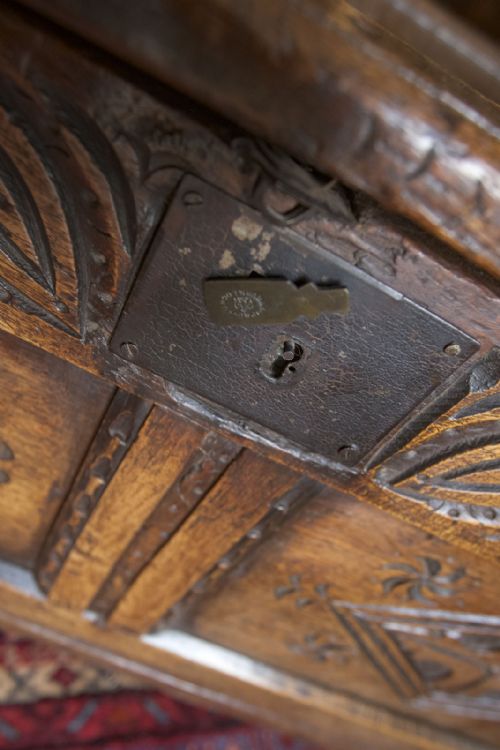 GOOD SMALL THREE PANEL OAK COFFER - ADDITIONAL PHOTO 6