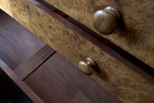 EXCEPTIONAL VICTORIAN DRESSING CHEST - ADDITIONAL PHOTO 2