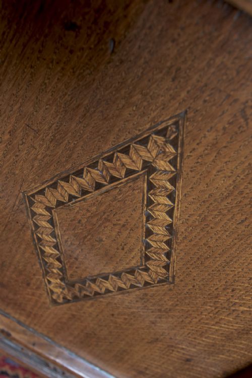 17TH CENTURY OAK COFFER - ADDITIONAL PHOTO 4