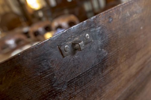 17TH CENTURY OAK COFFER - ADDITIONAL PHOTO 6