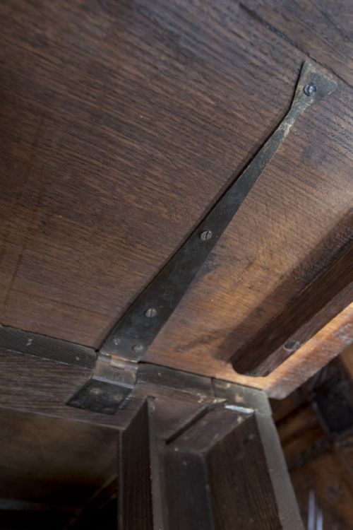 17TH CENTURY OAK COFFER - ADDITIONAL PHOTO 7