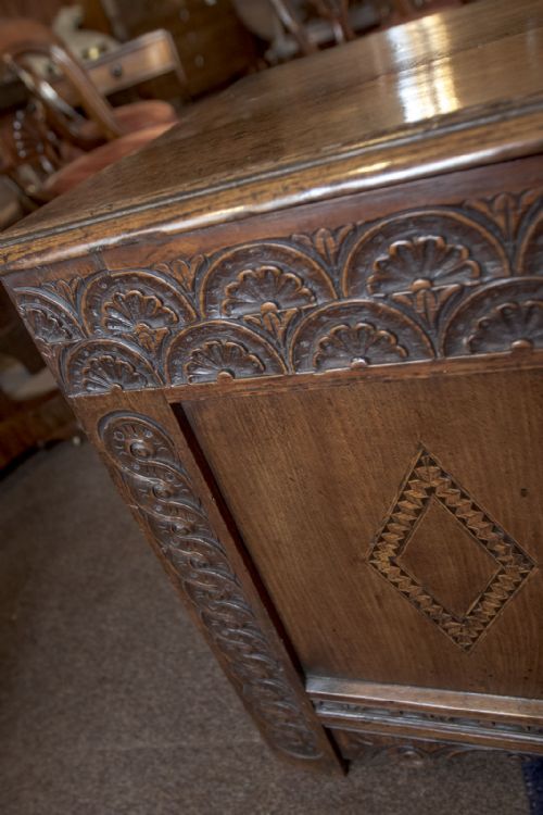 17TH CENTURY OAK COFFER - ADDITIONAL PHOTO 11
