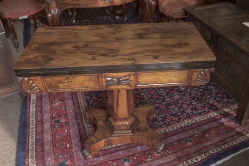 early 19th century rosewood fold over card table - CATEGORY: ANTIQUE TABLES - DATED 19TH CENTURY