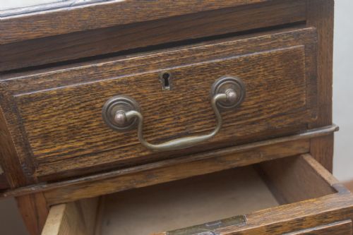VICTORIAN OAK TWIN PEDESTAL KNEEHOLE DESK - ADDITIONAL PHOTO 5