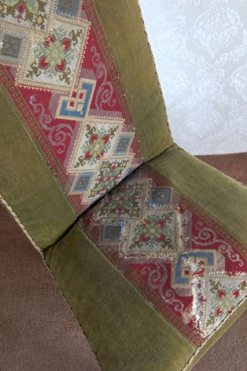 VICTORIAN PRIEURE CHAIR WITH PERIOD TAPESTRY COVERING - ADDITIONAL PHOTO 1