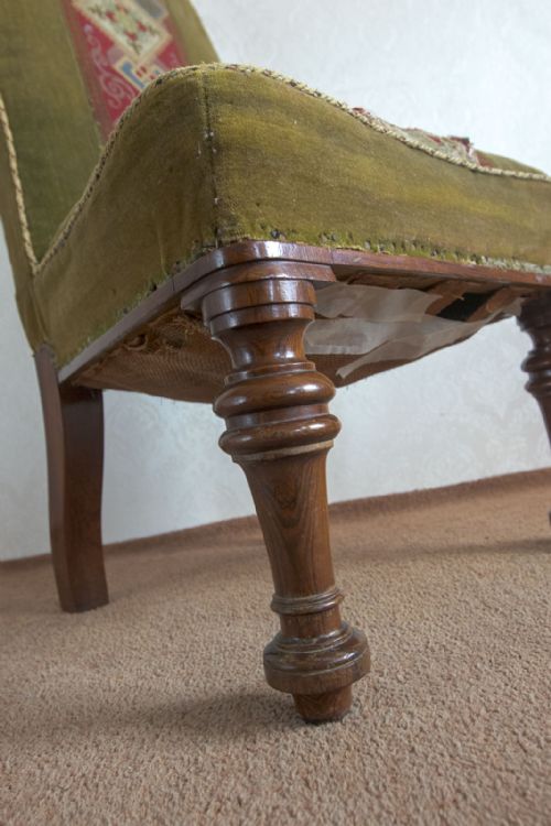 VICTORIAN PRIEURE CHAIR WITH PERIOD TAPESTRY COVERING - ADDITIONAL PHOTO 2