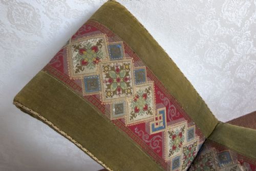 VICTORIAN PRIEURE CHAIR WITH PERIOD TAPESTRY COVERING - ADDITIONAL PHOTO 3