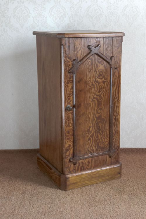 unusual victorian pot cupboard - CATEGORY: ANTIQUE CUPBOARDS - DATED 19TH CENTURY