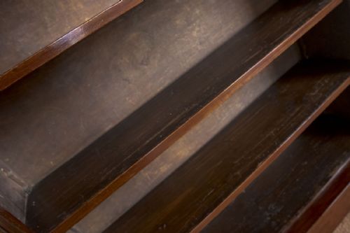 A FINE EXAMPLE OF A GOOD VICTORIAN OPEN BOOKCASE - ADDITIONAL PHOTO 3