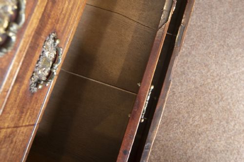 GEORGE III MAHOGANY BUREAU BOOKCASE OF VERY ELEGANT PROPORTIONS - ADDITIONAL PHOTO 2
