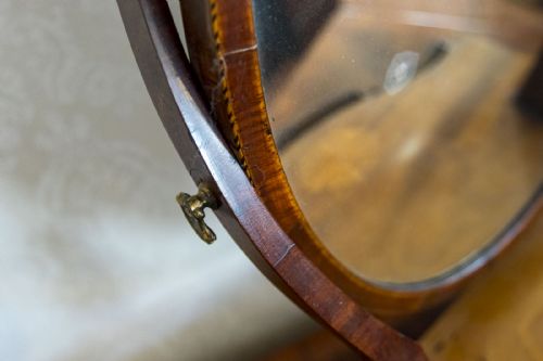 PRETTY GEORGE III MAHOGANY DRESSING MIRROR - ADDITIONAL PHOTO 1