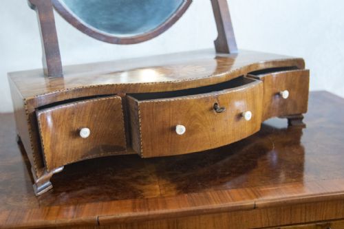 PRETTY GEORGE III MAHOGANY DRESSING MIRROR - ADDITIONAL PHOTO 3