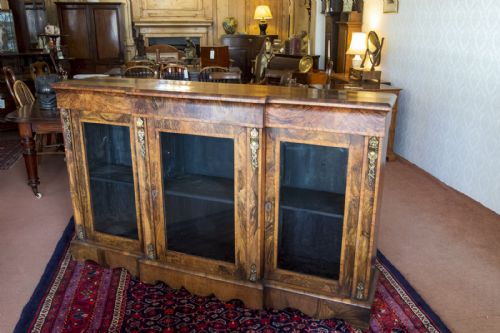 victorian walnut breakfront bookcase - CATEGORY: ANTIQUE BOOKCASES - DATED 19TH CENTURY