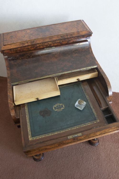 VICTORIAN BURR WALNUT PIANO RISE AND FALL DAVENPORT - ADDITIONAL PHOTO 6