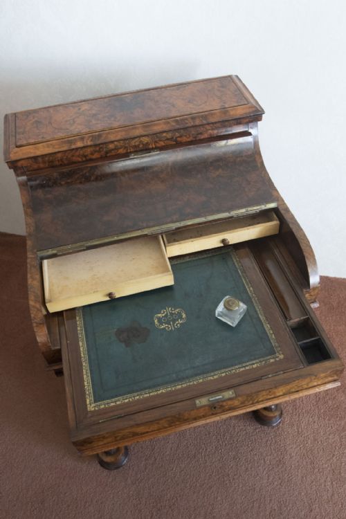 VICTORIAN BURR WALNUT PIANO RISE AND FALL DAVENPORT - ADDITIONAL PHOTO 7