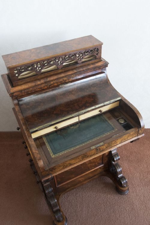 VICTORIAN BURR WALNUT PIANO RISE AND FALL DAVENPORT - ADDITIONAL PHOTO 9