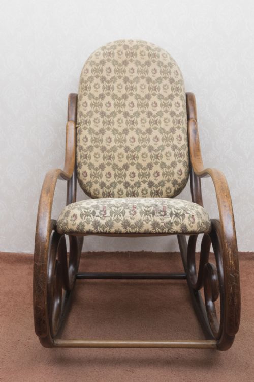 A LATE19TH CENTURY AUSTRIAN BENT WOOD ROCKING CHAIR - ADDITIONAL PHOTO 5