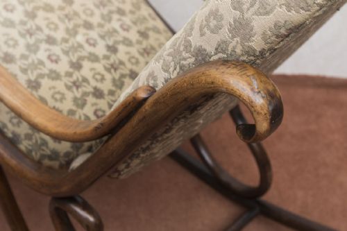 A LATE19TH CENTURY AUSTRIAN BENT WOOD ROCKING CHAIR - ADDITIONAL PHOTO 7