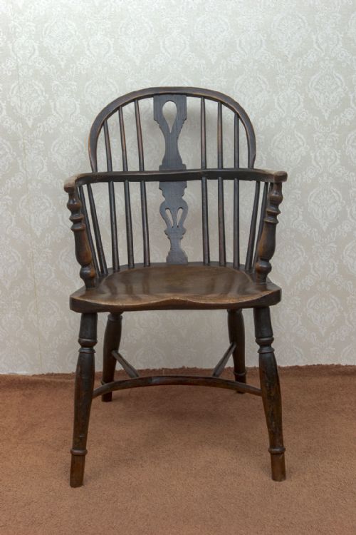 A GOOD ANTIQUE LOWBACK STYLE WINDSOR CHAIR - ADDITIONAL PHOTO 1