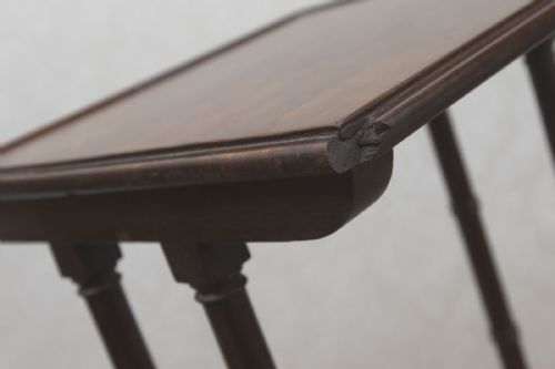 SMALL OCCASIONAL TABLE ON FINELY TURNED SUPPORTS - ADDITIONAL PHOTO 5