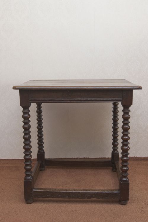 good late 17th or early 18th century oak side table - CATEGORY: ANTIQUE TABLES - DATED 18TH CENTURY