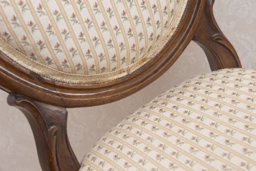 SET OF FOUR PRETTY BALOON BACK CHAIRS IN WALNUT - ADDITIONAL PHOTO 8