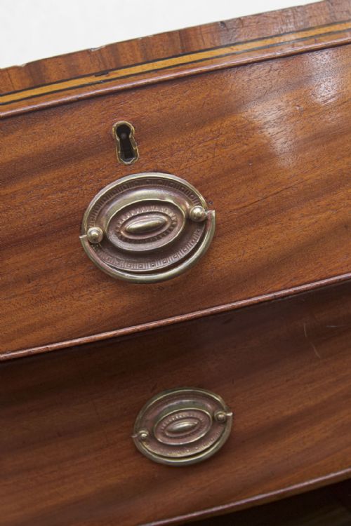 GOOD GEORGE III MAHOGANY BOW FRONTED CHEST OF DRAWERS - ADDITIONAL PHOTO 5