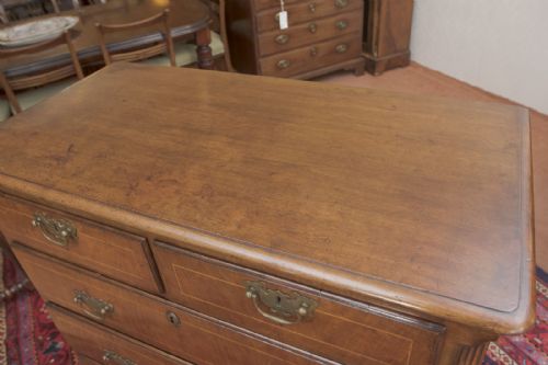 18TH CENTURY WALNUT AND OAK DRESSING CHEST - ADDITIONAL PHOTO 2