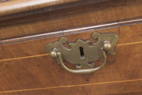 18TH CENTURY WALNUT AND OAK DRESSING CHEST - ADDITIONAL PHOTO 5