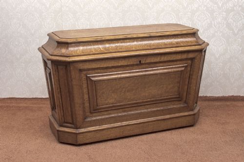 fine quality oak cellarette - CATEGORY: ANTIQUE MISCELLANEOUS - DATED VICTORIAN