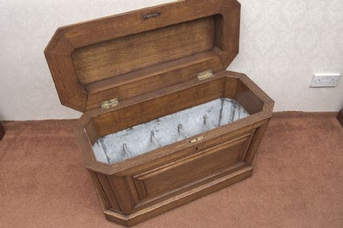 FINE QUALITY OAK CELLARETTE - ADDITIONAL PHOTO 3