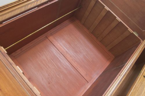 VERY ELEGANT AND ORIGINAL MAHOGANY CUPBOARD - ADDITIONAL PHOTO 13