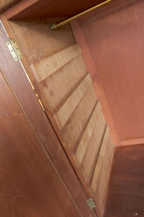 VERY ELEGANT AND ORIGINAL MAHOGANY CUPBOARD - ADDITIONAL PHOTO 15