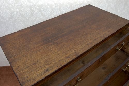 18TH CENTURY OAK DRESSING CHEST OF ELEGANT PROPORTIONS - ADDITIONAL PHOTO 3