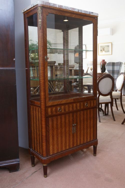 fine quality display cabinet in oak and kingwood - CATEGORY: ANTIQUE CABINETS - DATED 19TH CENTURY