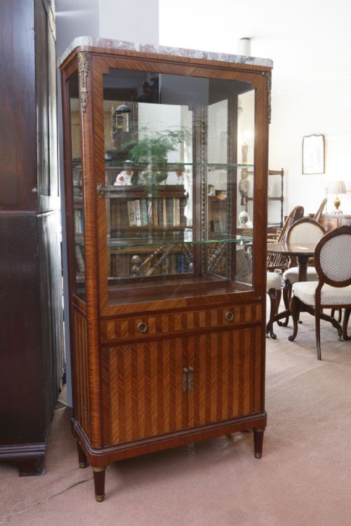 FINE QUALITY DISPLAY CABINET IN OAK AND KINGWOOD - ADDITIONAL PHOTO 3